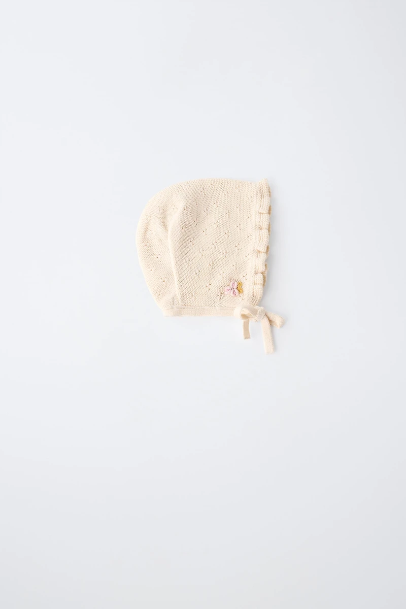EMBROIDERED FLOWER KNIT BONNET