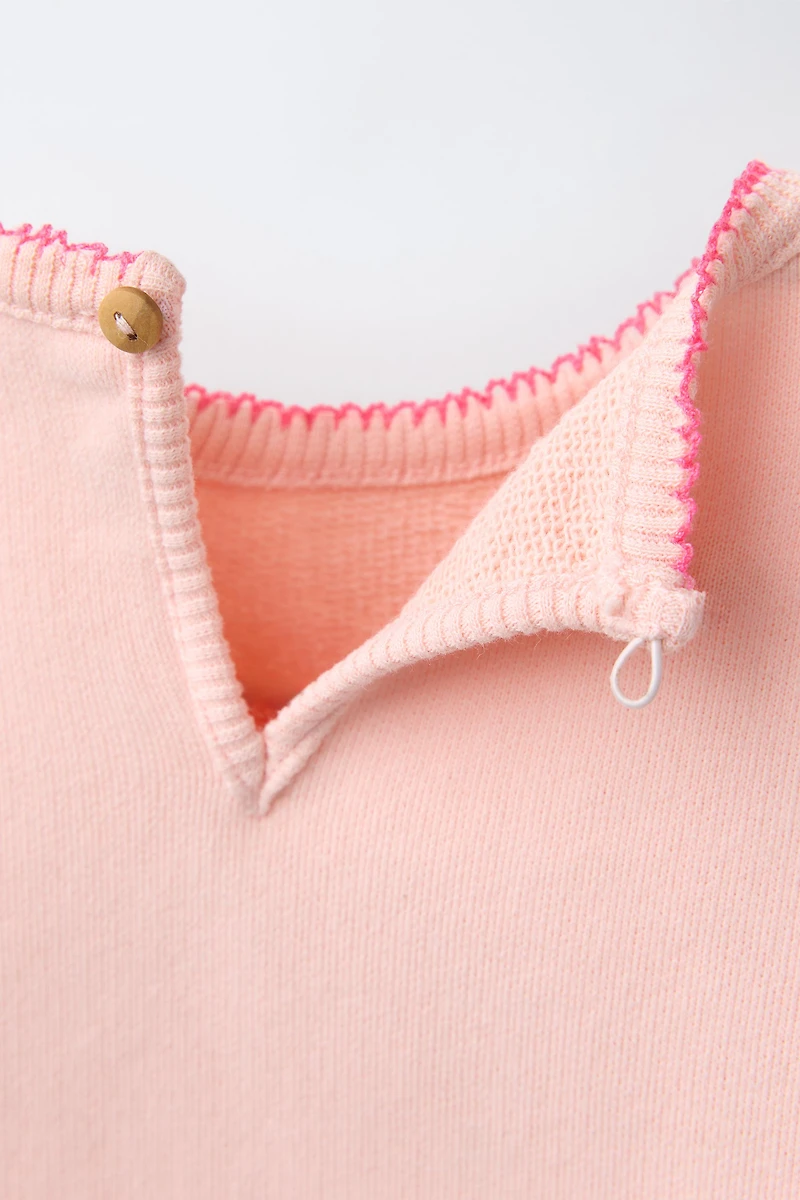 EMBROIDERED FLOWER SWEATSHIRT