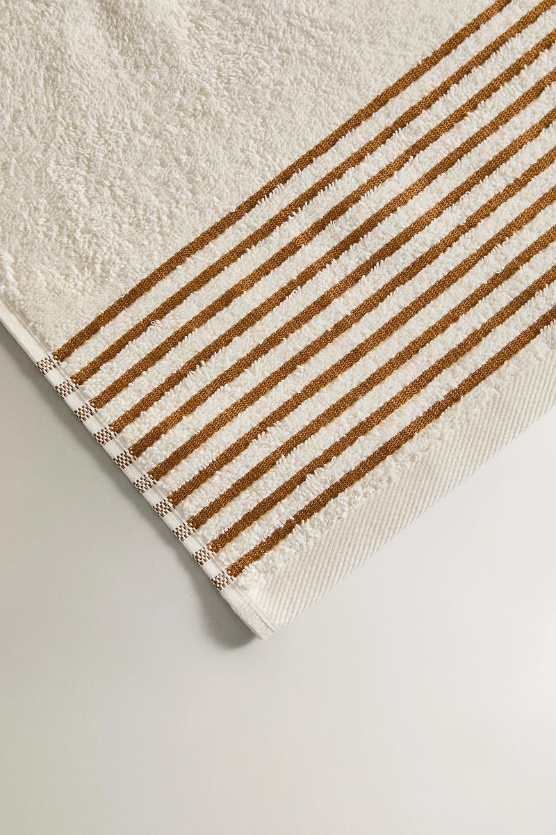 SERVIETTE DE BAIN BORDURE RAYURES