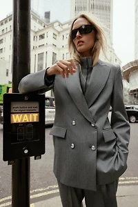 DOUBLE BREASTED BLAZER