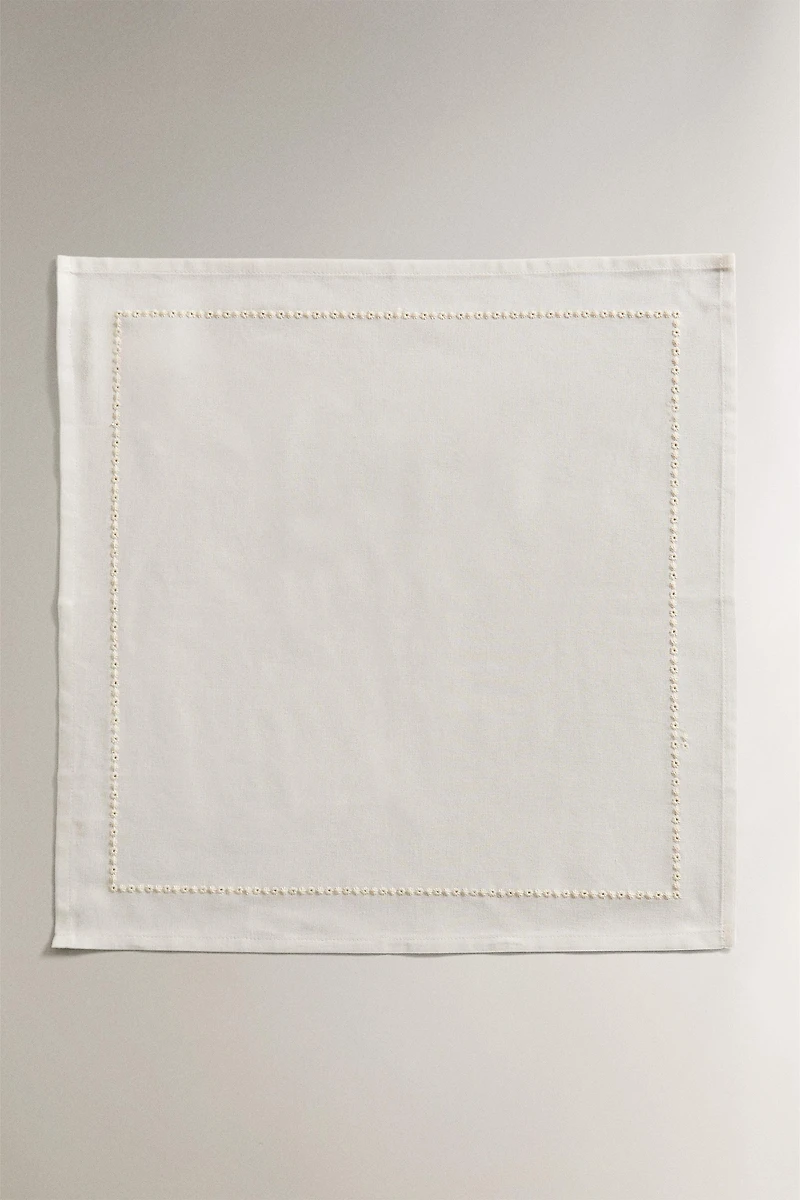 SET OF EMBROIDERED FLORAL INSERT NAPKINS (SET OF 2)