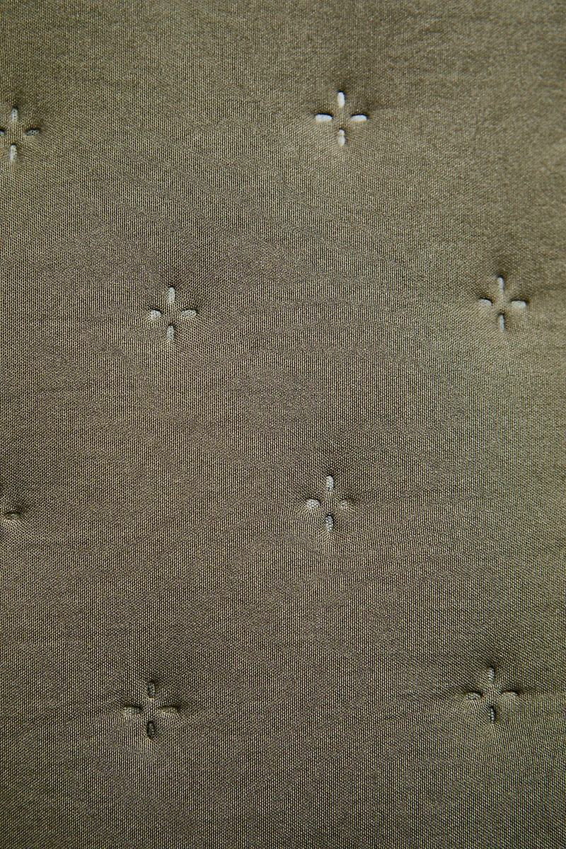 QUILT CUSHION COVER WITH QUILTED DOTS