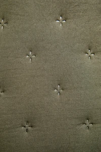 QUILT CUSHION COVER WITH QUILTED DOTS