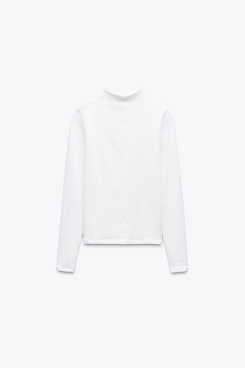 TURTLENECK T-SHIRT