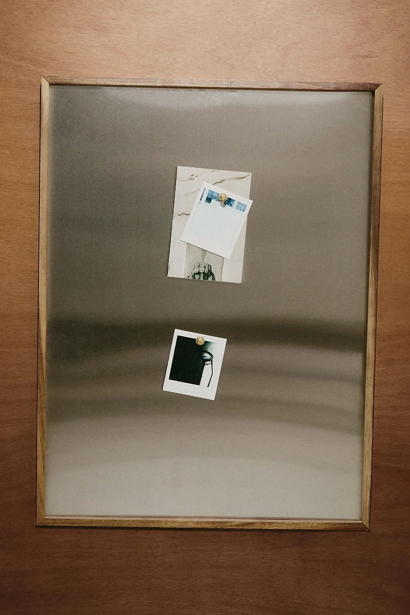 MAGNETIC SLATE WITH WOODEN BORDER