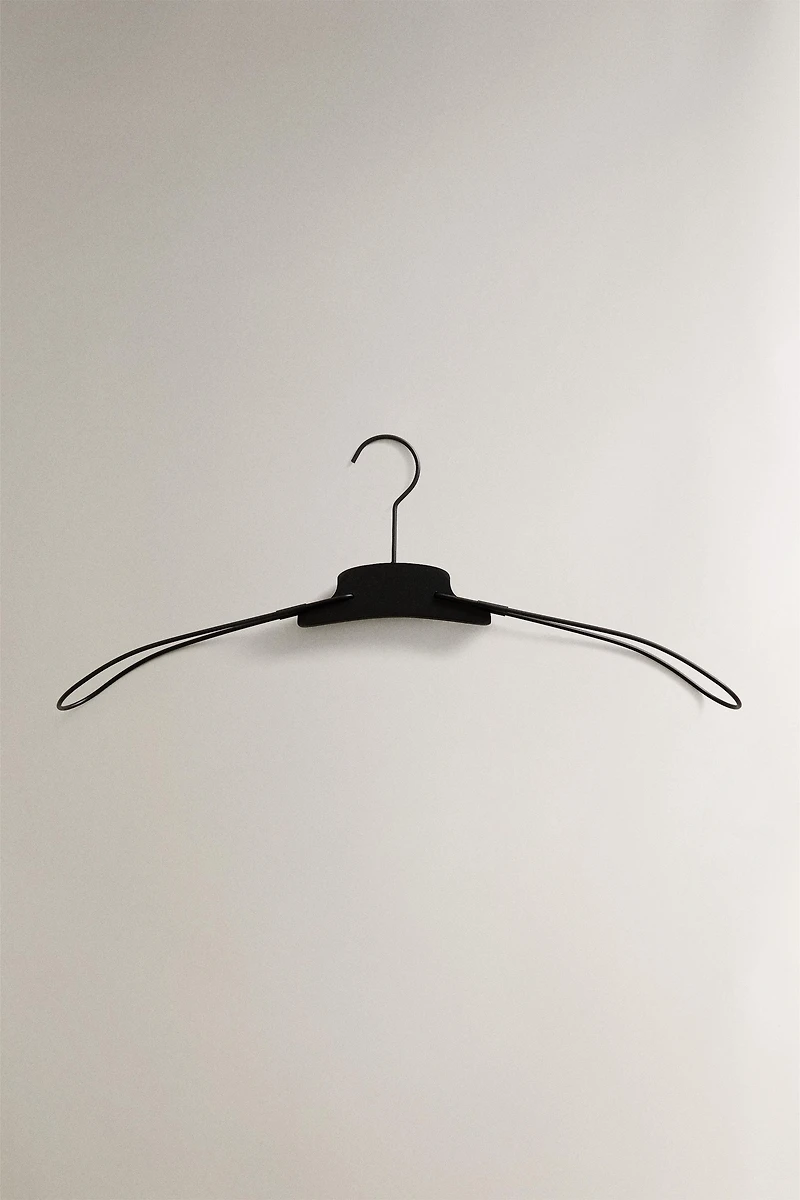 CINTRE MÉTALLIQUE PLIABLE
