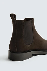 LEATHER CHELSEA BOOTS