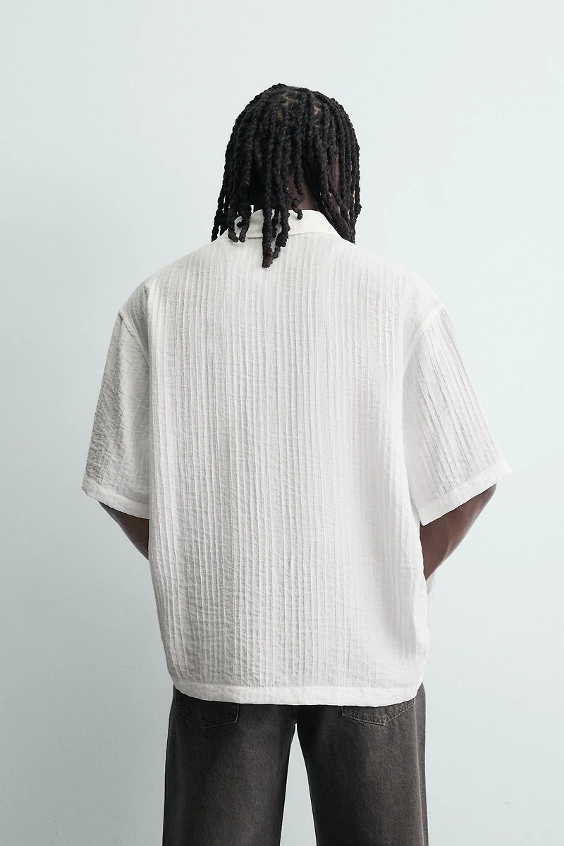 CHEMISE FLUIDE STRUCTURÉE EN RELIEF