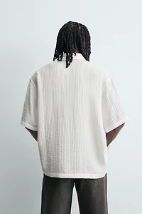 CHEMISE FLUIDE STRUCTURÉE EN RELIEF