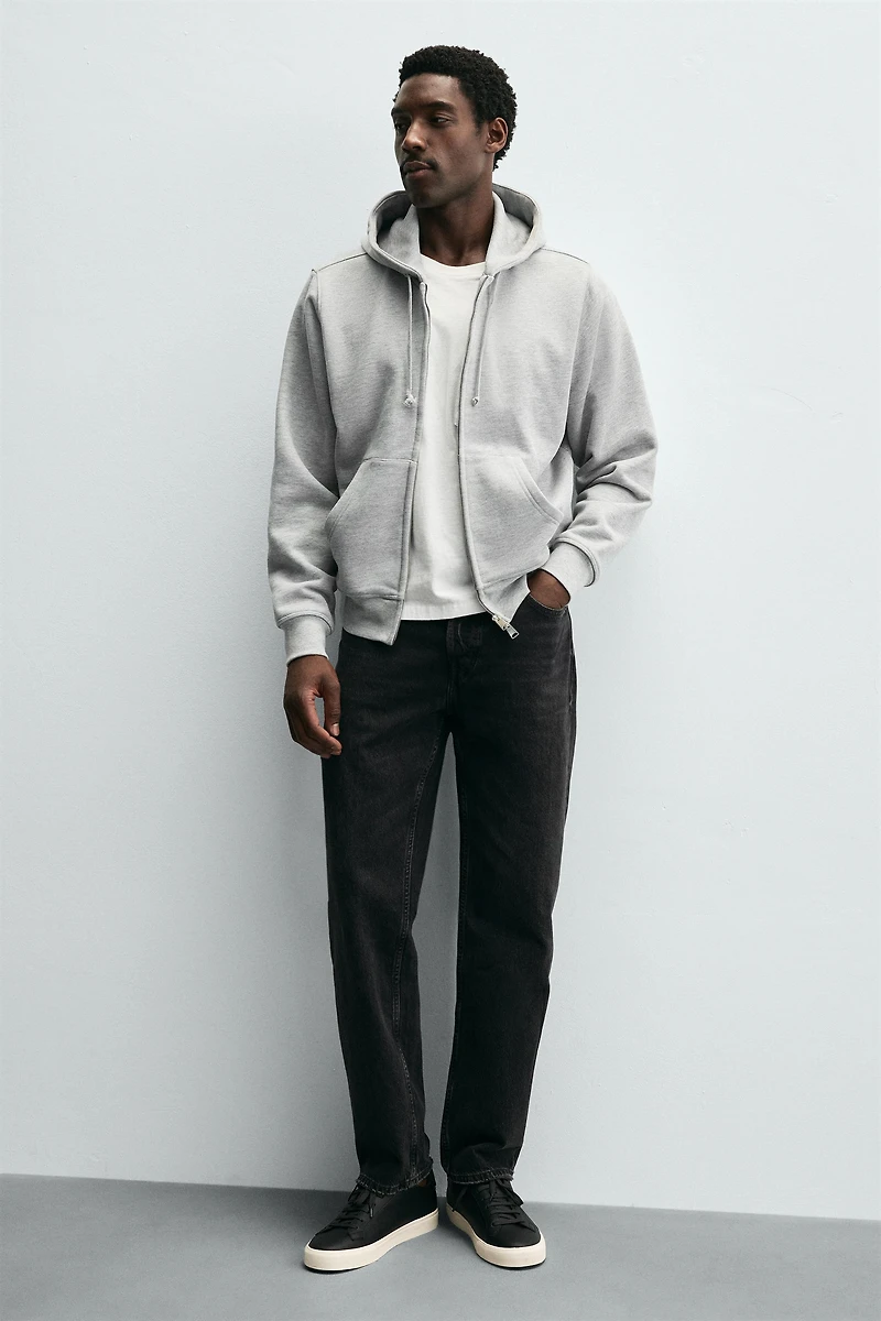 BASIC SNEAKERS