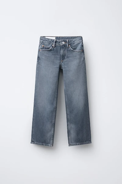 STRAIGHT LEG JEANS