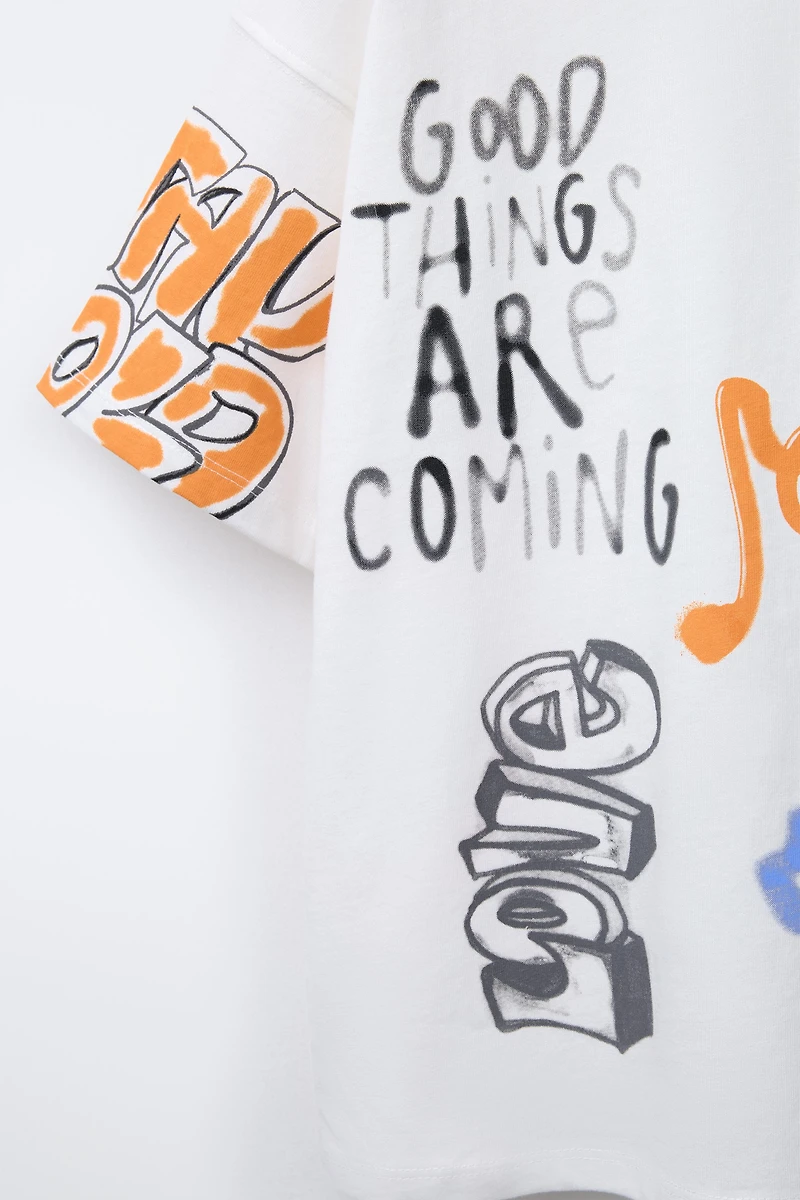 T-SHIRT À IMPRIMÉ GRAFFITI