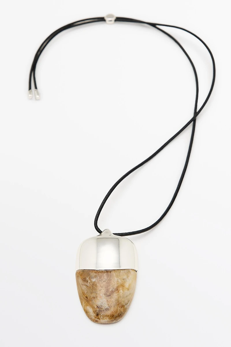 Collier pendentif marbré