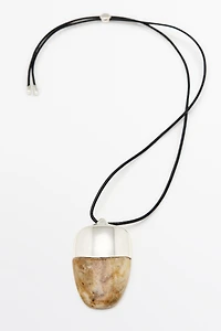 Collier pendentif marbré
