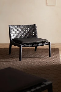 LOUNGE CHAIR 01