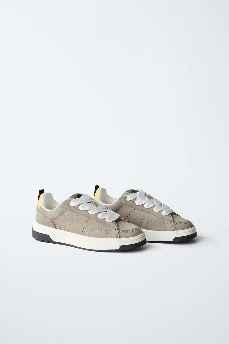 SKATER SNEAKERS