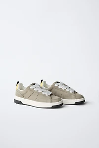 SKATER SNEAKERS