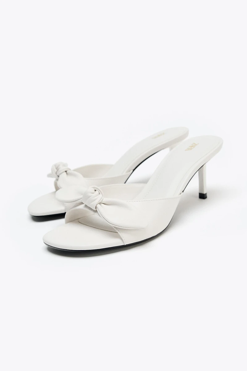 LEATHER BOW HEELED SANDALS