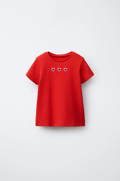 RIBBED CUT-OUT HEARTS T-SHIRT