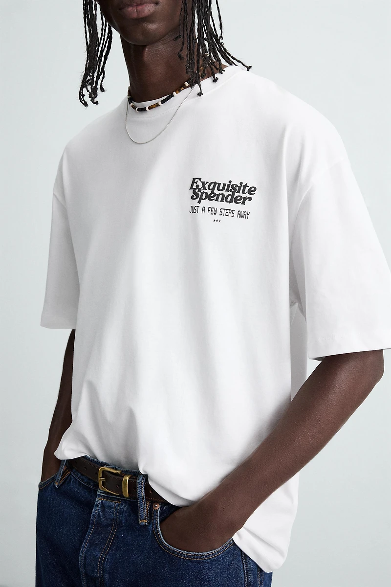 T-SHIRT À IMPRIMÉS EN RELIEF