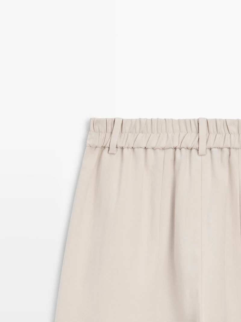 Flowing pants with elasticated waistband