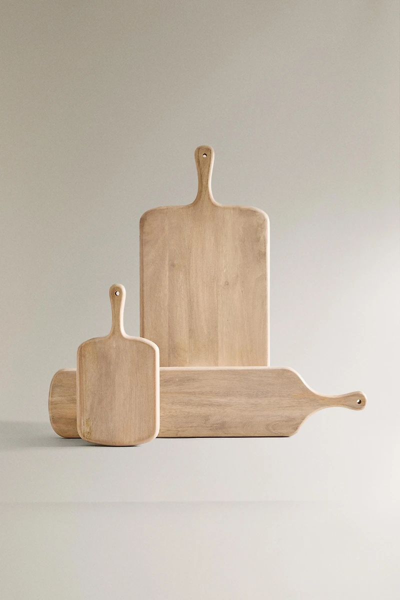 MANGO WOOD CUTTING BOARD