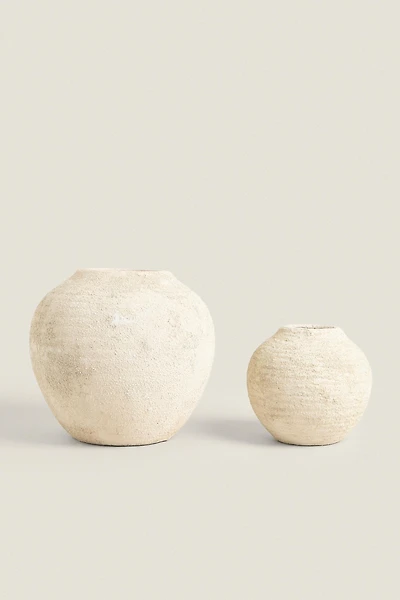 CERAMIC VASE