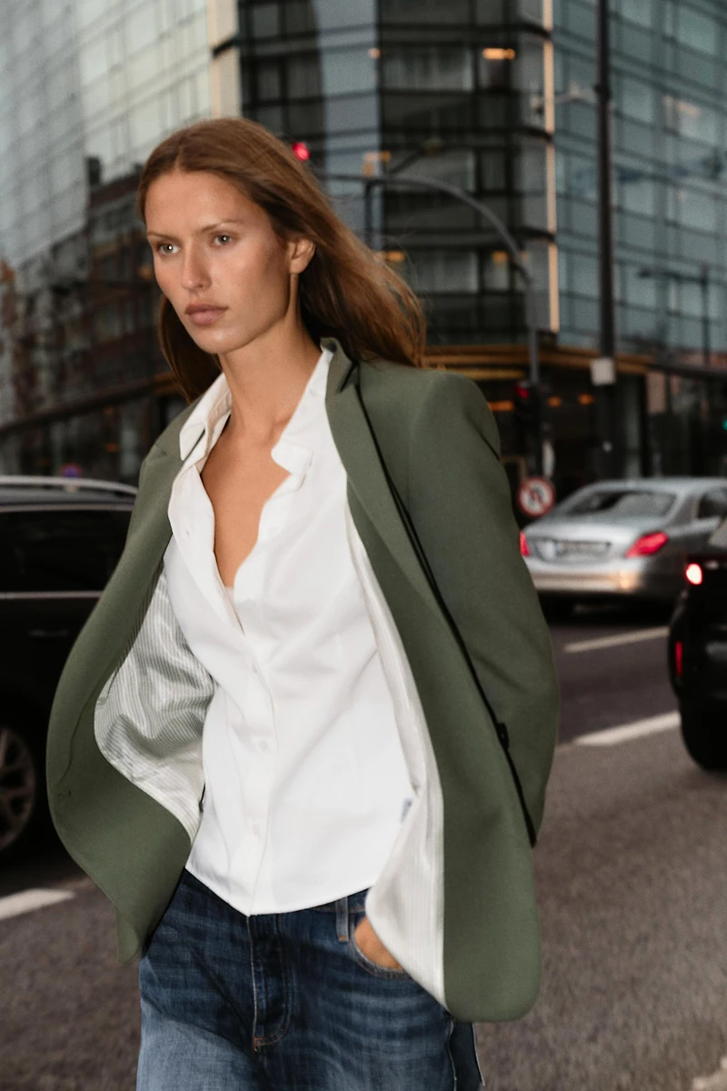 VESTE DROITE À ÉPAULETTES