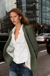 VESTE DROITE À ÉPAULETTES