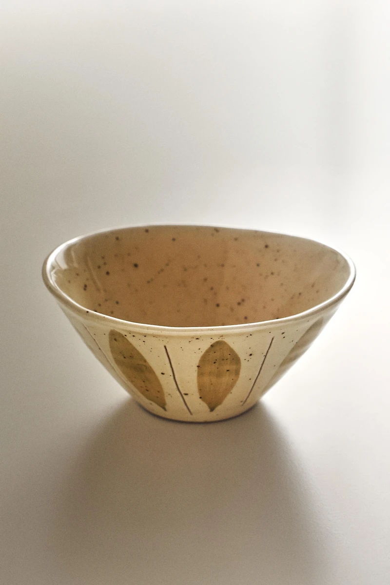 EARTHENWARE BOWL WITH OVALS