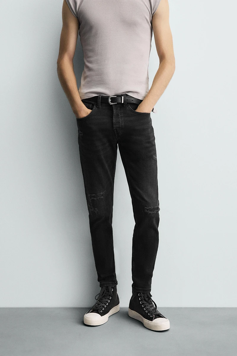 RIPPED SKINNY FIT JEANS