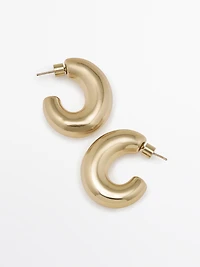 Oval hoop earrings