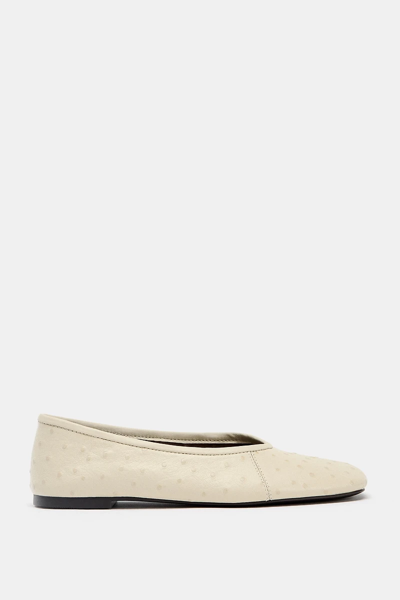 EMBOSSED BALLET FLATS