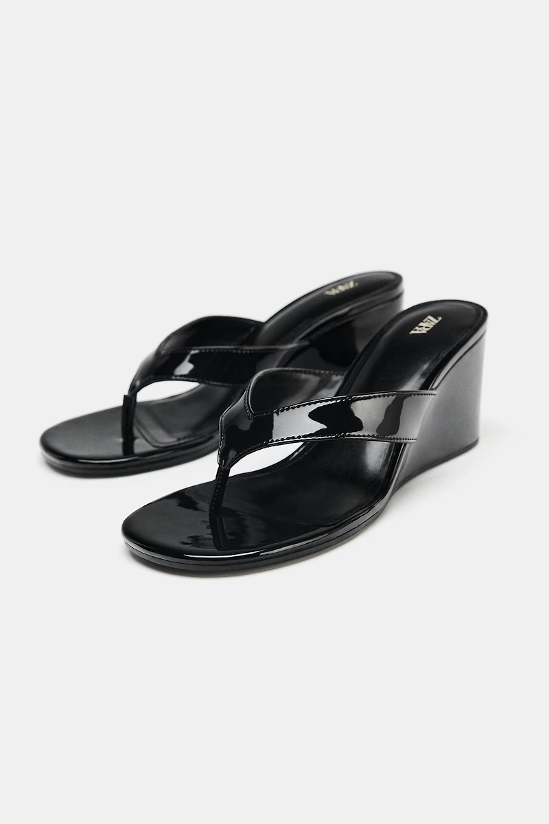 PATENT WEDGE SANDALS