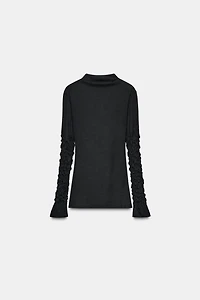 TOP À COL CHEMINÉE ET MANCHES LONGUES