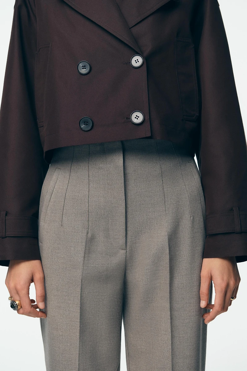 PANTS WITH A HIGH WAIST
