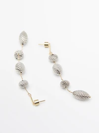 Textured piece dangle earrings