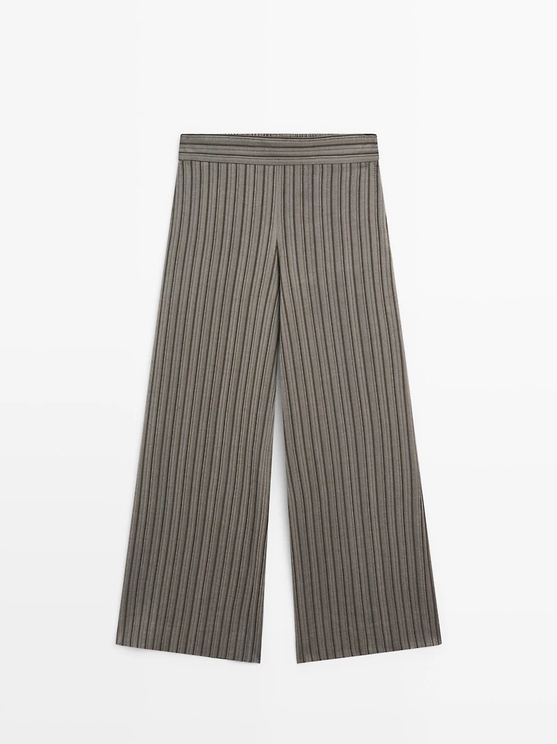 Wide-leg trousers with striped details