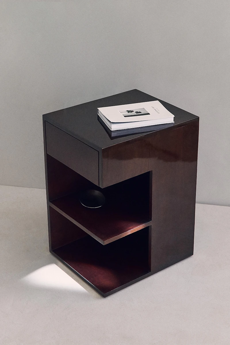 LACQUERED MANGO WOOD SIDE TABLE