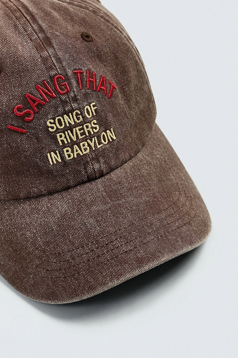 WASHED CONTRAST EMBROIDERED TEXT CAP
