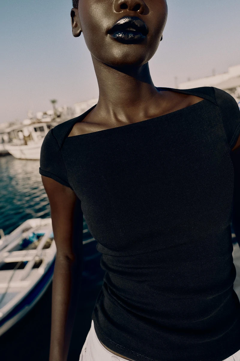 SQUARE NECKLINE T-SHIRT