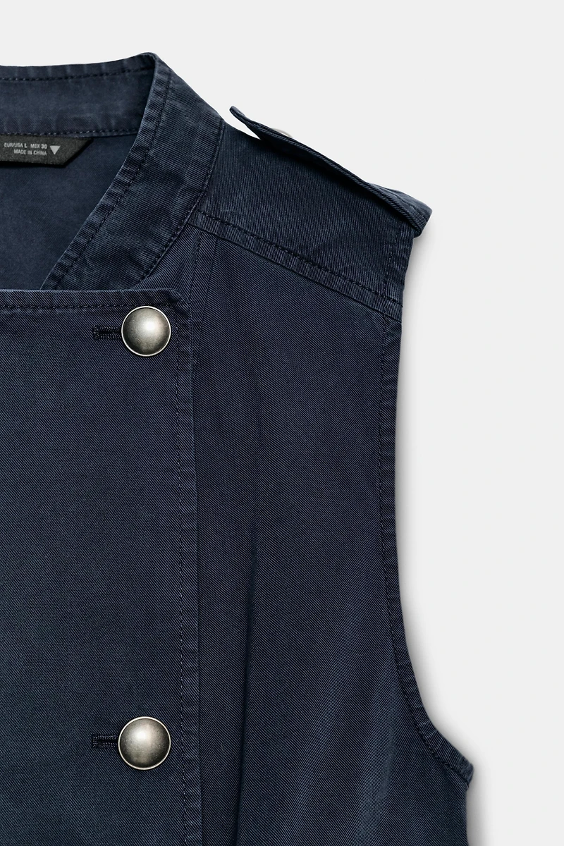 TAB DETAIL BUTTONED VEST TOP