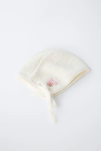 EMBROIDERED FLOWER KNIT BONNET