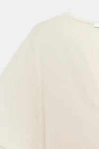 FLOWY V-NECK TOP