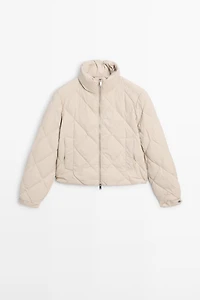 Short water-repellent down jacket