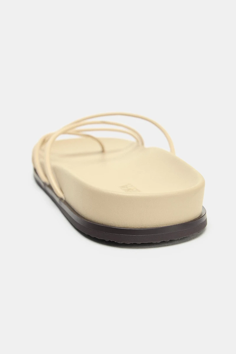 CROSSED STRAP SANDALS