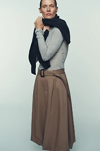 JUPE MIDI À CEINTURE ET COUPE BALLON