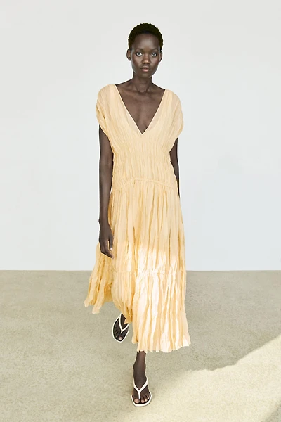 Robe midi fluide froncée
