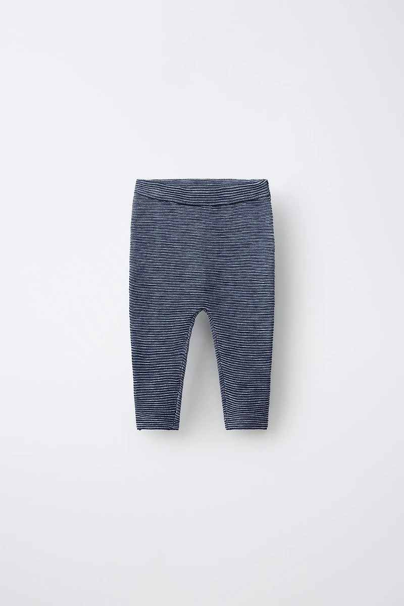 PANTALON EN MAILLE À RAYURES