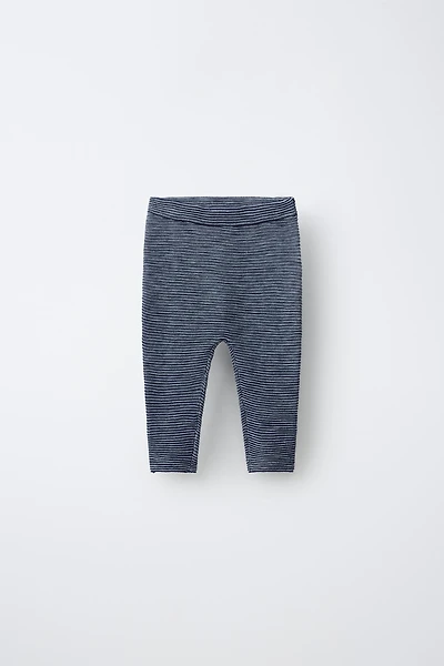 PANTALON EN MAILLE À RAYURES